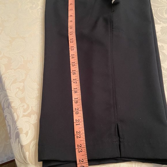 Callaway Bermuda Short- NWOT - Size 8 - Picture 2 of 6